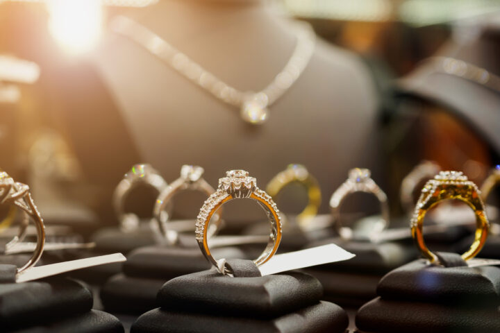 婚約指輪の購入方法や購入場所