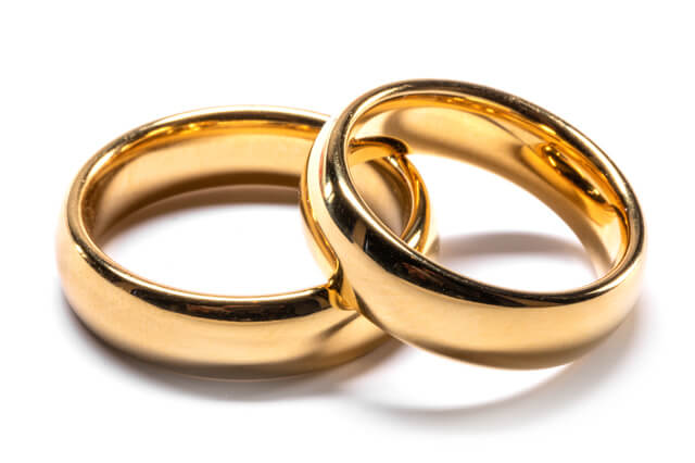 ゴールドの結婚指輪のイメージは？「ダサい」で後悔？